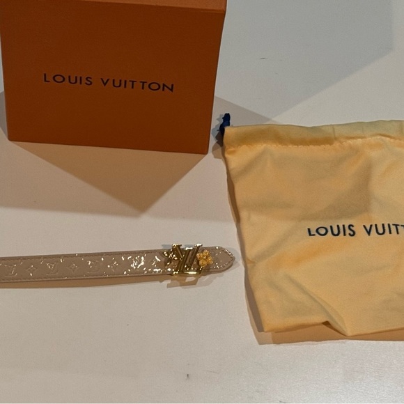 new women’s Louis Vuitton Belt Double sided Cream and Tan 80/32 - Picture 1 of 7